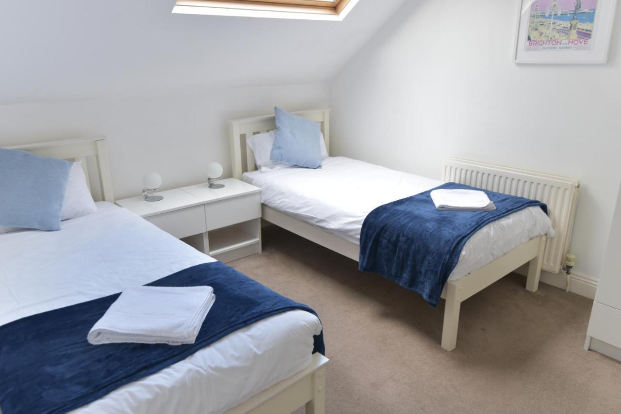 Beach Central With Allocated Parking And Patio Brighton Exterior foto